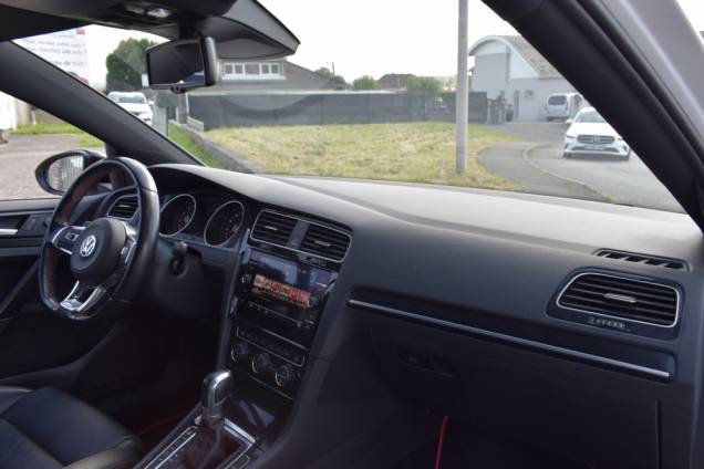 VOLKSWAGEN GOLF GTI 220 CV DSG6 12