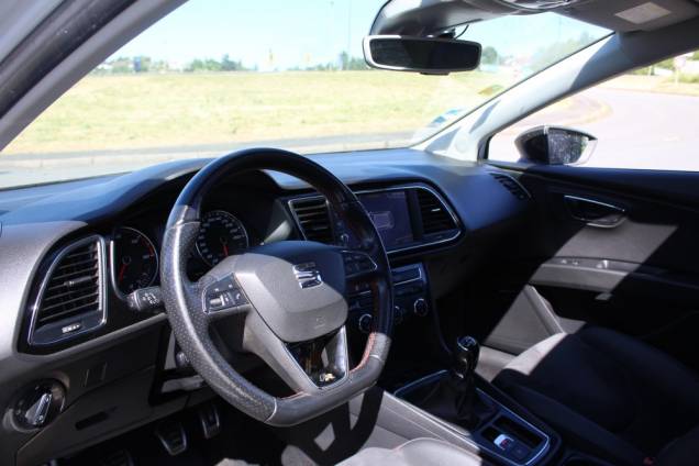 SEAT LEON FR 2.0 TDI 184 CV BVM6 / 1ER MAIN / TOIT OUVRANT 9