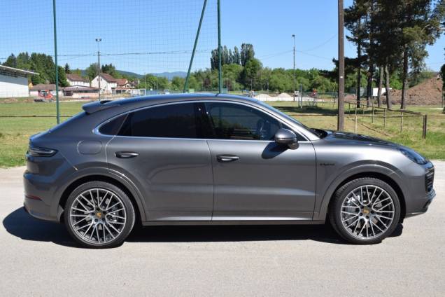 PORSCHE CAYENNE COUPE E-HYBRID 3.0 V6 462 CV 6