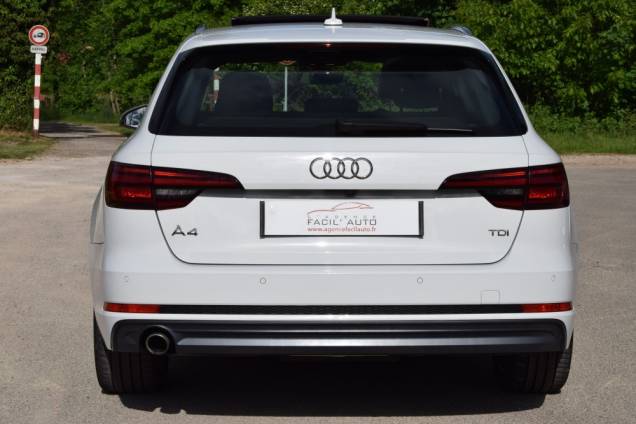 AUDI A4 AVANT S LINE 2.0 TDI 150 CV S-TRONIC 7 8
