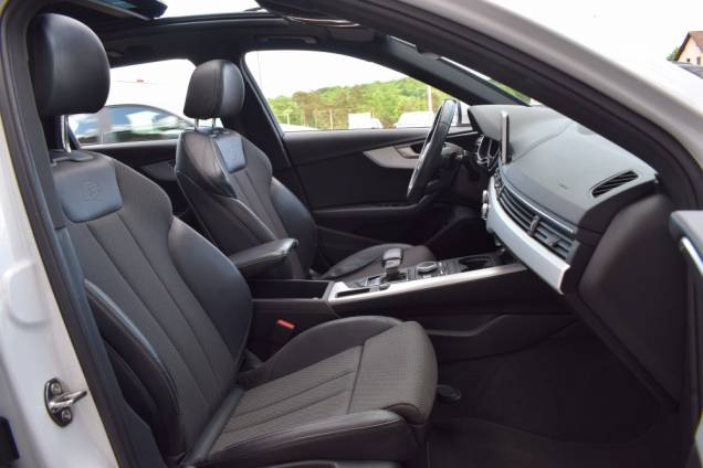 AUDI A4 AVANT S LINE 2.0 TDI 150 CV S-TRONIC 7 9