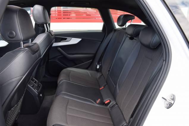 AUDI A4 AVANT S LINE 2.0 TDI 150 CV S-TRONIC 7 14