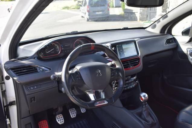 PEUGEOT 208 GTI 200 CV BVM6 12