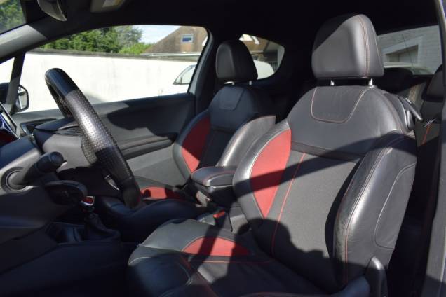 PEUGEOT 208 GTI 200 CV BVM6 13