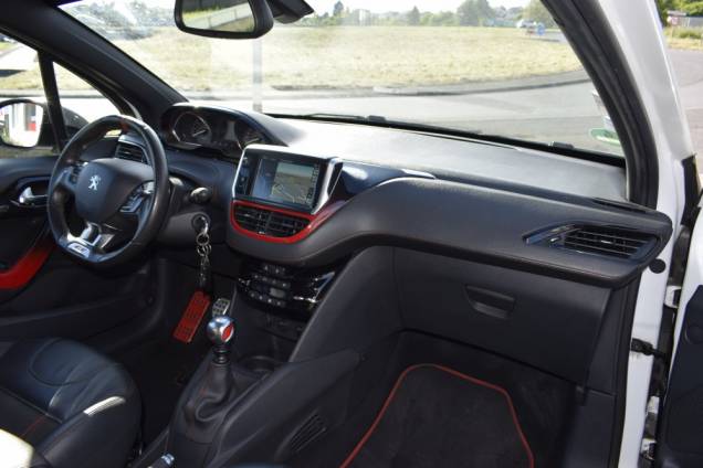 PEUGEOT 208 GTI 200 CV BVM6 16