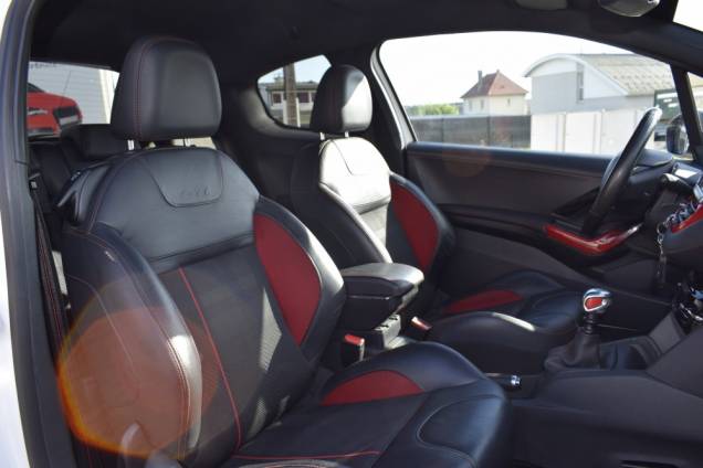 PEUGEOT 208 GTI 200 CV BVM6 17