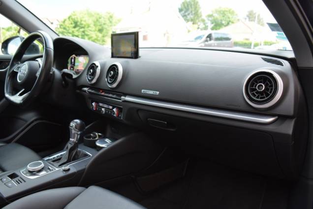 AUDI A3 DESIGN LUXE FINITION S-LINE QUATTRO 2.0 TFSI 190 CV / TOIT OUVRANT PANORAMIQUE / ORIGINE FRANCE / BANG & OLUFSEN 32