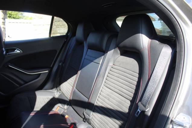 MERCEDES BENZ GLA FASCINATION 200 CDI 136 CV 7G-DCT 14