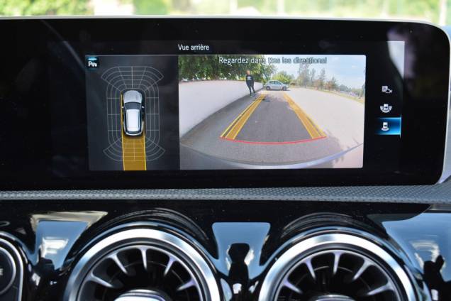 MERCEDES-BENZ CLA SHOOTING BRAKE AMG LINE 200 D 150 CV 8G-DCT / TOIT OUVRANT PANORAMIQUE / BURMESTER 17