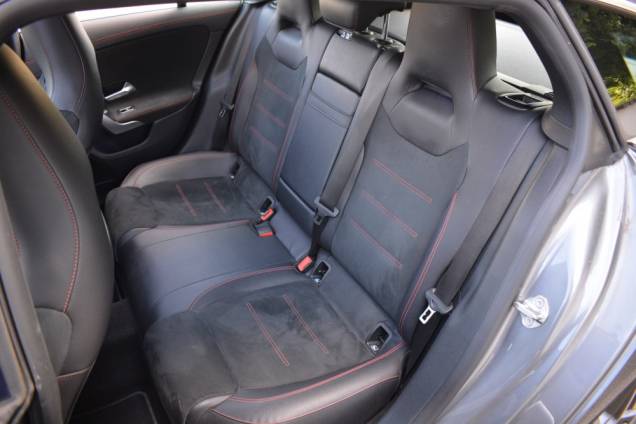 MERCEDES-BENZ CLA SHOOTING BRAKE AMG LINE 200 D 150 CV 8G-DCT / TOIT OUVRANT PANORAMIQUE / BURMESTER 15