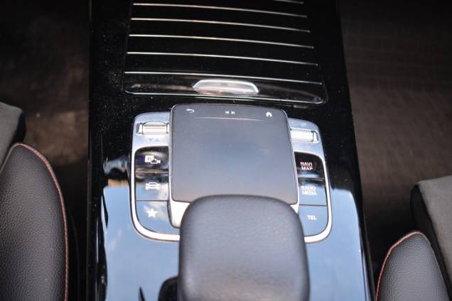 MERCEDES-BENZ CLA SHOOTING BRAKE AMG LINE 200 D 150 CV 8G-DCT / TOIT OUVRANT PANORAMIQUE / BURMESTER 20