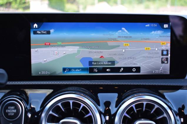 MERCEDES-BENZ CLA SHOOTING BRAKE AMG LINE 200 D 150 CV 8G-DCT / TOIT OUVRANT PANORAMIQUE / BURMESTER 18