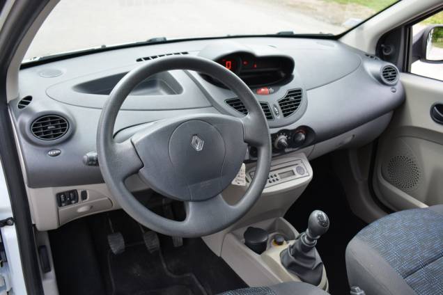 RENAULT TWINGO 1.2 60 CV AUTHENTIQUE / CLIMATISATION 15