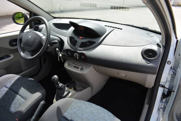 RENAULT TWINGO 1.2 60 CV AUTHENTIQUE / CLIMATISATION 17