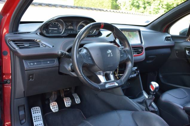 PEUGEOT 208 GTI 1.6 THP 200 CV / 86600 KMS / JBL / TOIT PANORAMIQUE 9
