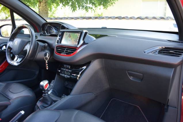 PEUGEOT 208 GTI 1.6 THP 200 CV / 86600 KMS / JBL / TOIT PANORAMIQUE 20