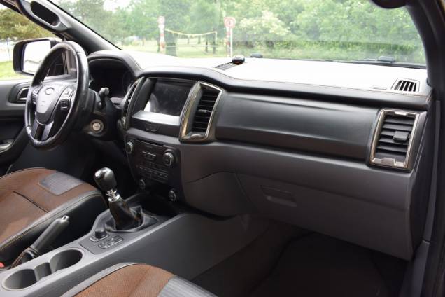 FORD RANGER WILDTRAK DOUBLE CABINE 4X4  3.2 TDCI 200 CV / 1ere MAIN  / ATTELAGE / CAMERA DE RECUL 17
