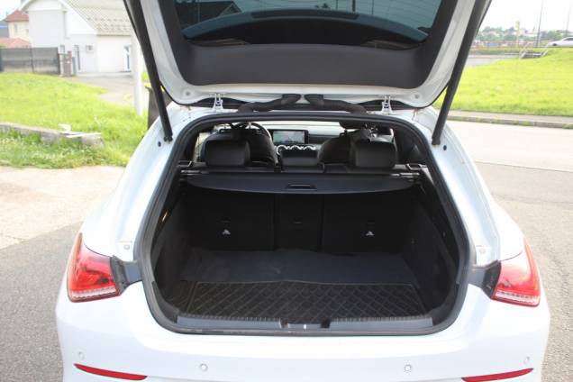 MERCEDES BENZ CLA SHOOTING BRAKE PROGRESSIVE LINE 180 1.3i 136 CV 7G-DCT / ORIGINE FRANCE 14