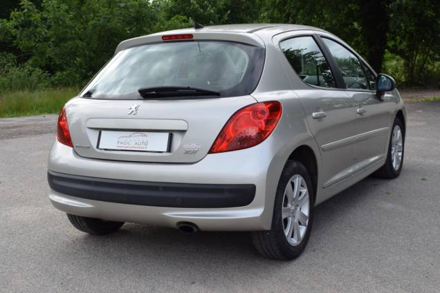 PEUGEOT 207 1.6 120 CV / 5 PORTES / BOITE AUTOMATIQUE / 1ère MAIN / 51900 KMS 4