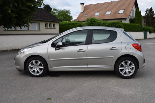 PEUGEOT 207 1.6 120 CV / 5 PORTES / BOITE AUTOMATIQUE / 1ère MAIN / 51900 KMS 7