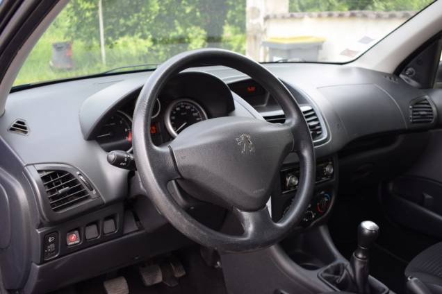 PEUGEOT 206 + 1.1 60 CV  9