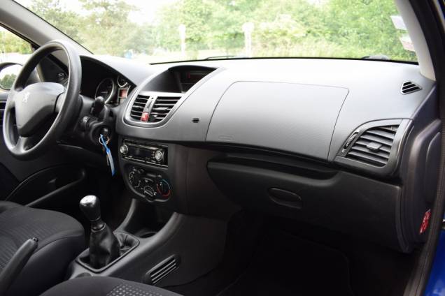 PEUGEOT 206 + 1.1 60 CV  15