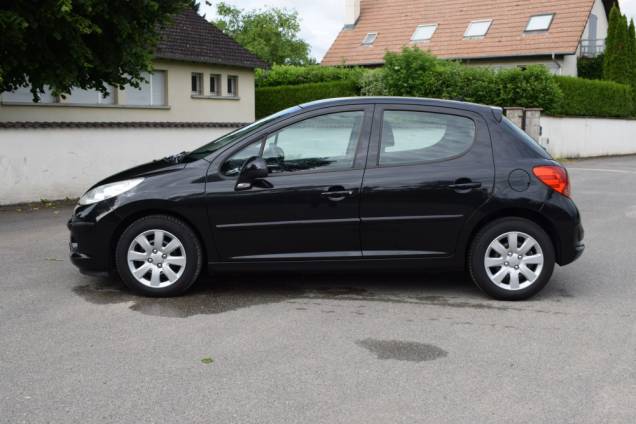 PEUGEOT 207 1.4 16 V 90 CV / 5 PORTES / CLIMATISATION 7