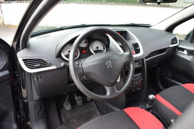 PEUGEOT 207 1.4 16 V 90 CV / 5 PORTES / CLIMATISATION 15
