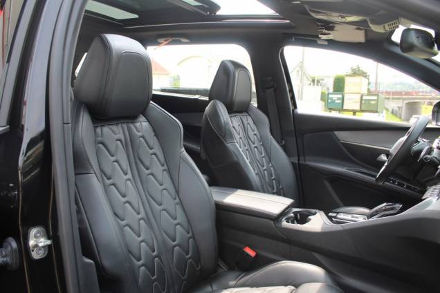 PEUGEOT 5008 GT 2.0 BLEUDHI 180 CV EAT8 / ORIGINE FRANCE / TOIT OUVRANT PANORAMIQUE 10
