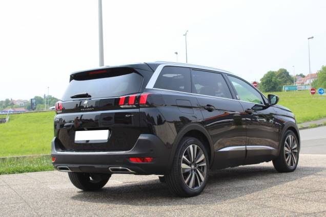 PEUGEOT 5008 GT 2.0 BLEUDHI 180 CV EAT8 / ORIGINE FRANCE / TOIT OUVRANT PANORAMIQUE 5