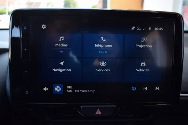 TOYOTA YARIS CROSS DESIGN 116 CV HYBRID / 1ere MAIN / 87500 KMS / SUIVI COMPLET 18