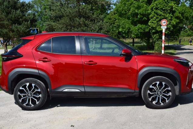 TOYOTA YARIS CROSS DESIGN 116 CV HYBRID / 1ere MAIN / 87500 KMS / SUIVI COMPLET 7