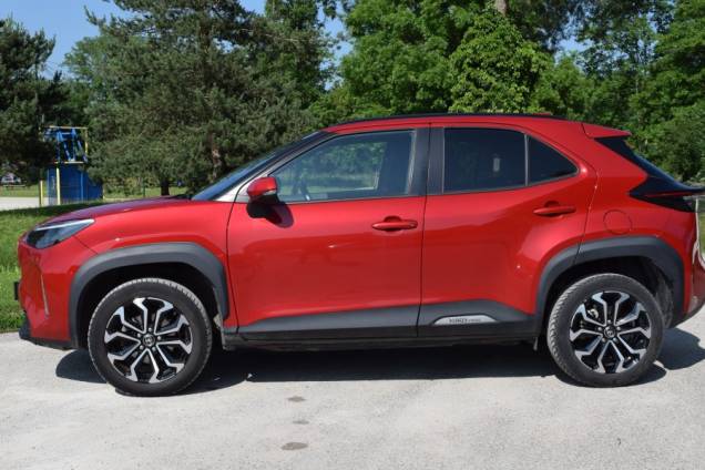 TOYOTA YARIS CROSS DESIGN 116 CV HYBRID / 1ere MAIN / 87500 KMS / SUIVI COMPLET 8