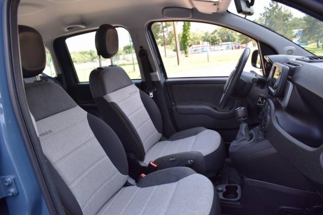 PANDA CITY CROSS PLUS HYBRID 1.0 BSG 70 CV BV6 / 1ere MAIN 13