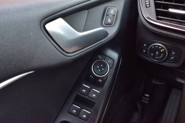 FORD FIESTA VIGNALE 100 CV / 20600 KMS 13