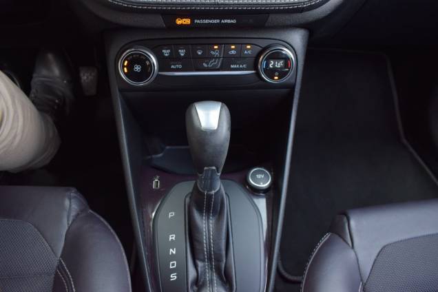 FORD FIESTA VIGNALE 100 CV / 20600 KMS 18