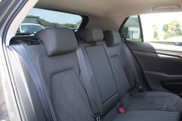 VOLKSWAGEN GOLF 8 STYLE 1ST 2.0 TDI 150 CV DSG7  12