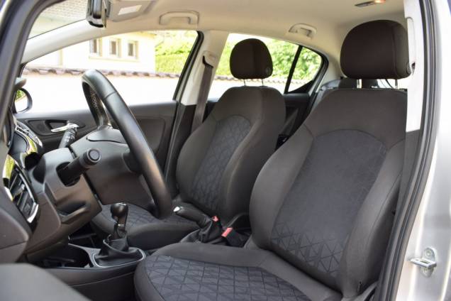 OPEL CORSA DESIGN 120 ANS 1.4 90 CV 5 PORTES 9
