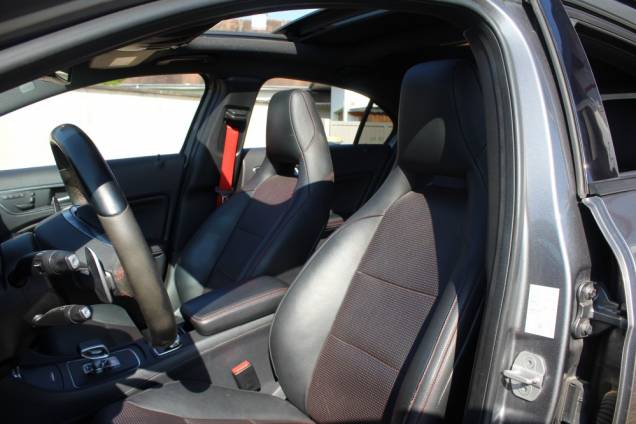 MERCEDES BENZ CLASSE A45 AMG 2.0i TURBO 360 CV 4 MATIC 7G-DCT / TOIT OUVRANT PANORAMIQUE / ORIGINE FRANCE 10
