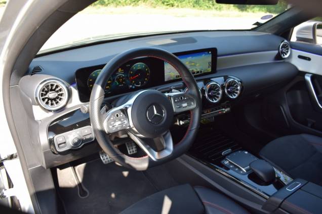 MERCEDES BENZ CLASSE A 200 AMG LINE 163 CV 5 PORTES / PACK AMG / 24900 KMS 7