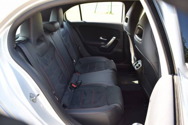 MERCEDES BENZ CLASSE A 200 AMG LINE 163 CV 5 PORTES / PACK AMG / 24900 KMS 19