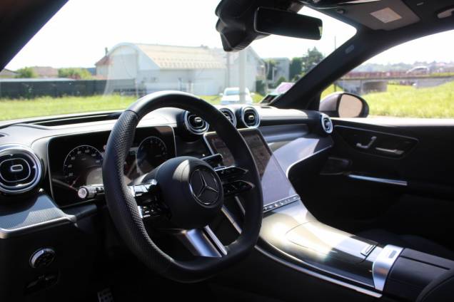 MERCEDES BENZ CLASSE GLC 300 HYBRIDE RECHARGEABLE AMG LINE 333 CV 4 MATIC 9G-TRONIC / TOIT OUVRANT PANORAMIQUE / ORIGINE FRANCE 8