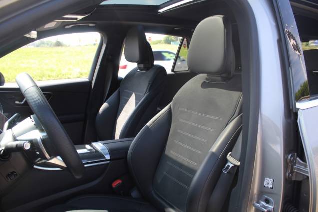MERCEDES BENZ CLASSE GLC 300 HYBRIDE RECHARGEABLE AMG LINE 333 CV 4 MATIC 9G-TRONIC / TOIT OUVRANT PANORAMIQUE / ORIGINE FRANCE 10