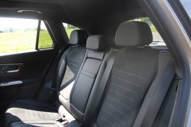 MERCEDES BENZ CLASSE GLC 300 HYBRIDE RECHARGEABLE AMG LINE 333 CV 4 MATIC 9G-TRONIC / TOIT OUVRANT PANORAMIQUE / ORIGINE FRANCE 12