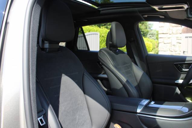 MERCEDES BENZ CLASSE GLC 300 HYBRIDE RECHARGEABLE AMG LINE 333 CV 4 MATIC 9G-TRONIC / TOIT OUVRANT PANORAMIQUE / ORIGINE FRANCE 11