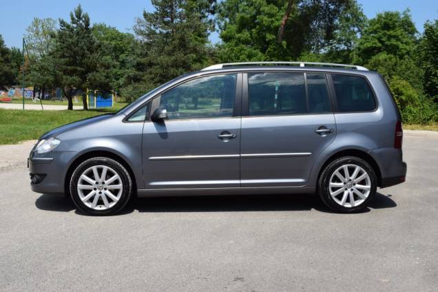 VOLKSWAGEN TOURAN HIGHLINE 7 PLACES 2.0 TDI DSG 6 140 CV / ORIGINE FRANCE / 2eme MAIN  / ATTELAGE  8