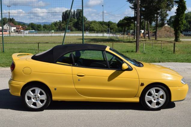 RENAULT MEGANE CABRIOLET PRIVILEGE 2.0 16v 140 CV 4