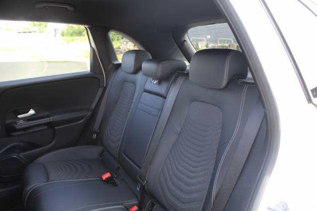 MERCEDES BENZ CLASSE B BUSINESS LINE 180D 116 CV 7G-DCT / ORIGINE FRANCE 13