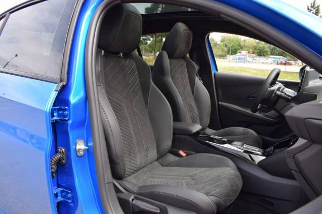PEUGEOT 208 GT HYBRID e-DCS6 136 CV / 1ere MAIN / DISTRIBUTION A CHAINE 13