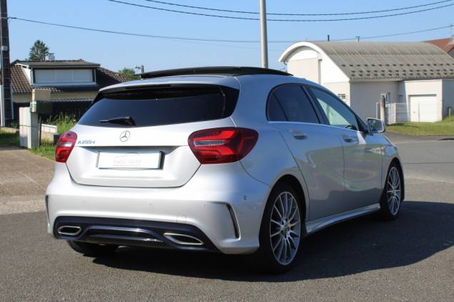 MERCEDES BENZ CLASSE A 200 FASCINATION 136 CV 7G-DCT / TOIT OUVRANT PANORAMIQUE / ORIGINE FRANCE 7